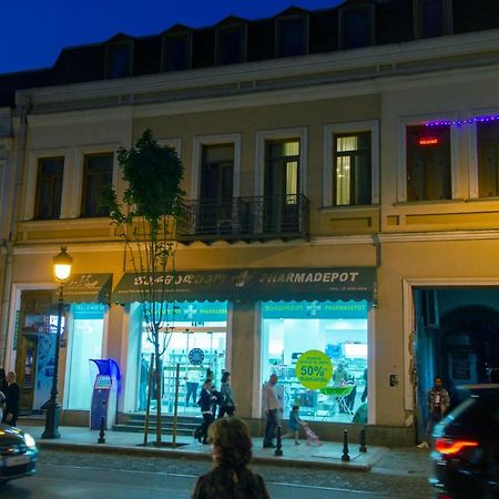 Home@97 On Aghmashenebeli Avenue Tbilisi Ngoại thất bức ảnh
