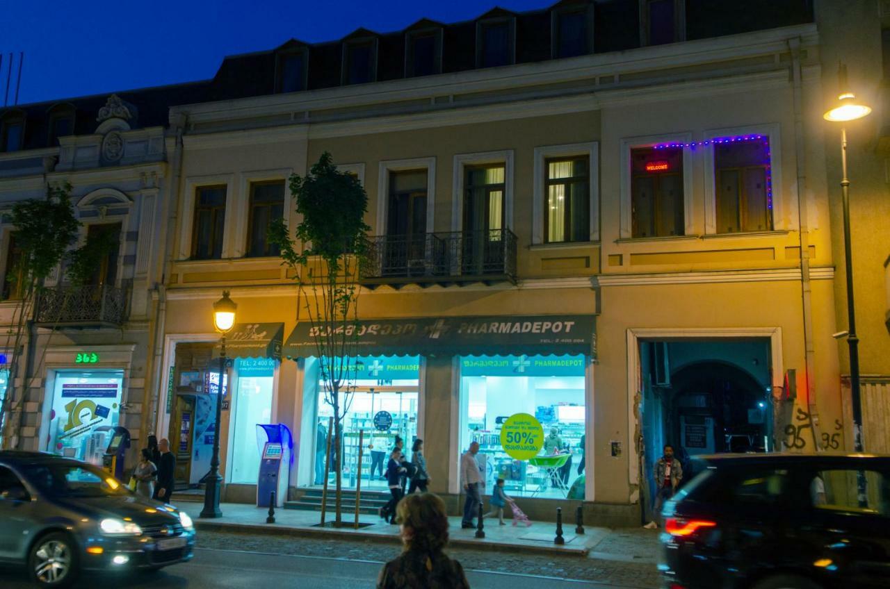 Home@97 On Aghmashenebeli Avenue Tbilisi Ngoại thất bức ảnh