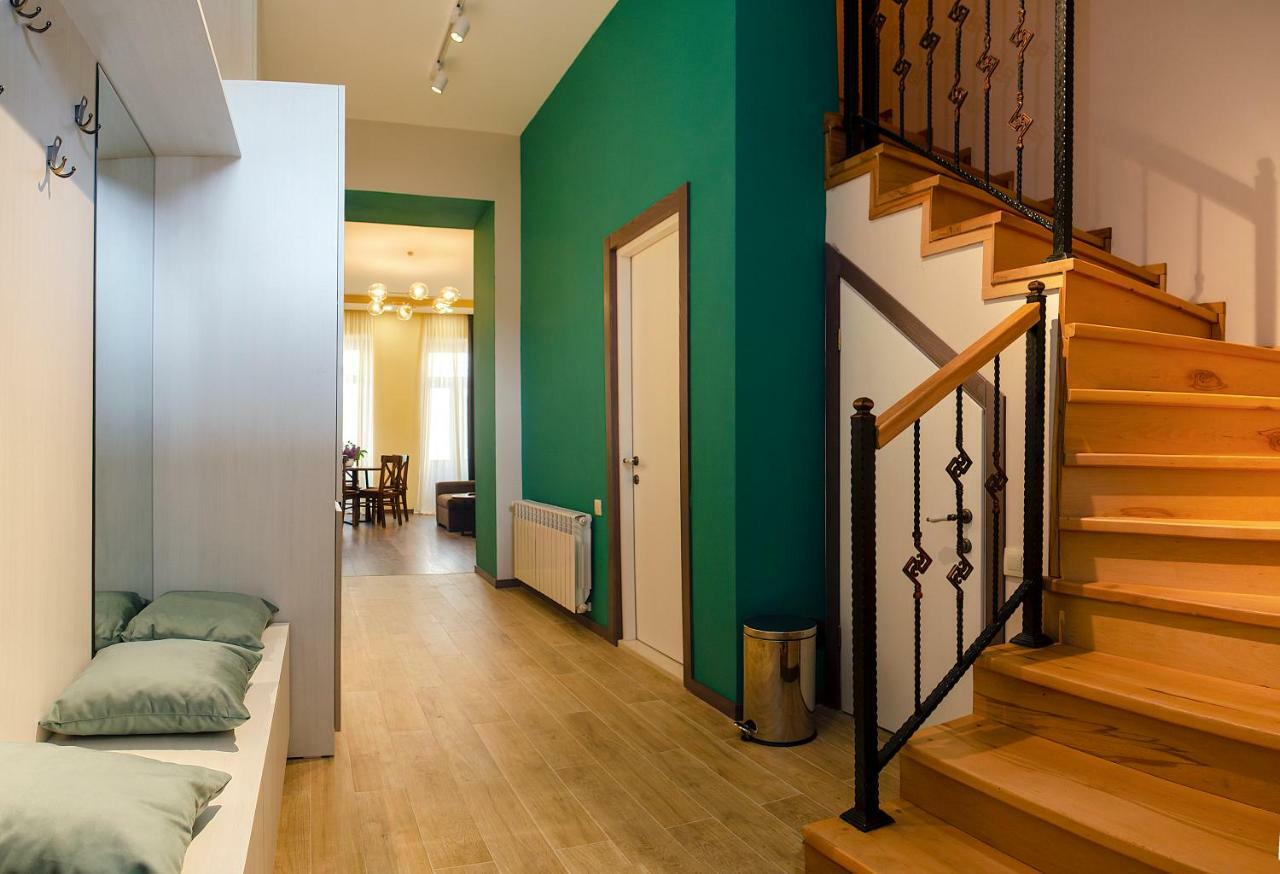 Home@97 On Aghmashenebeli Avenue Tbilisi Ngoại thất bức ảnh