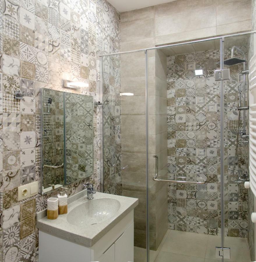 Home@97 On Aghmashenebeli Avenue Tbilisi Ngoại thất bức ảnh
