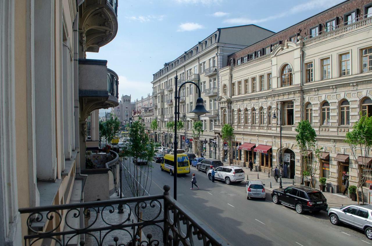Home@97 On Aghmashenebeli Avenue Tbilisi Ngoại thất bức ảnh