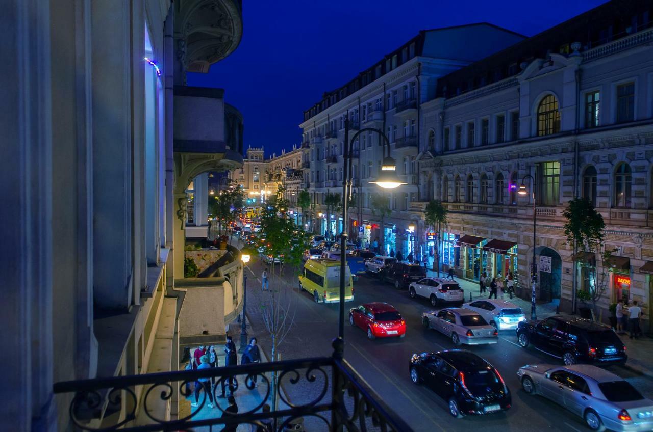 Home@97 On Aghmashenebeli Avenue Tbilisi Ngoại thất bức ảnh