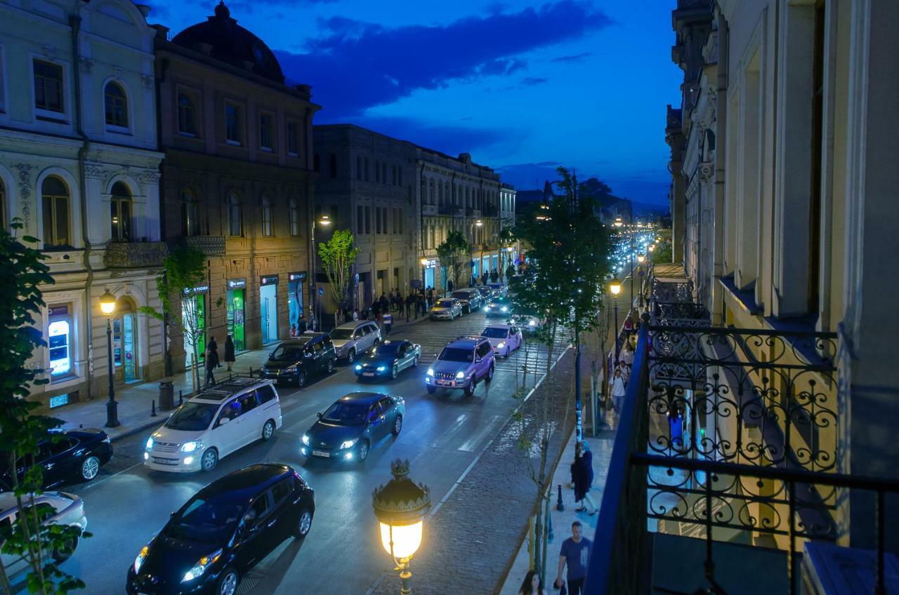 Home@97 On Aghmashenebeli Avenue Tbilisi Ngoại thất bức ảnh