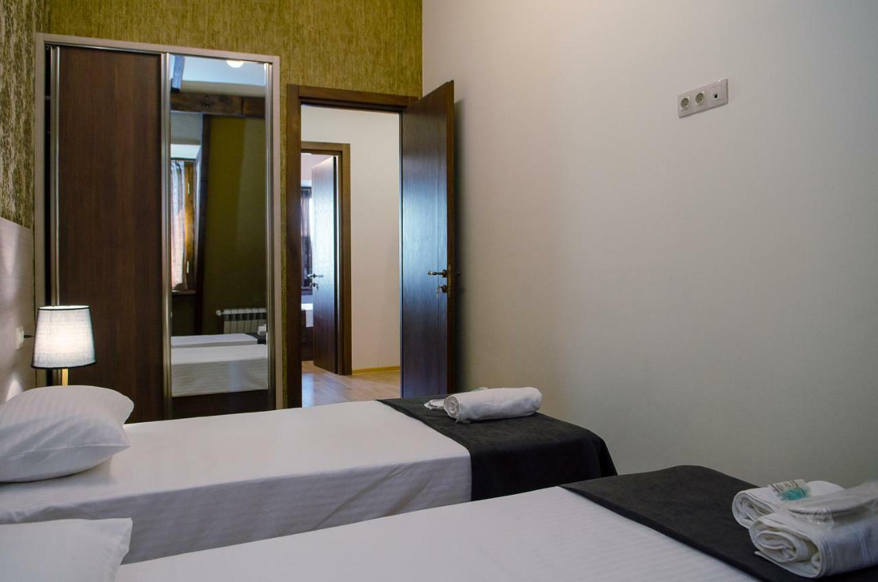 Home@97 On Aghmashenebeli Avenue Tbilisi Ngoại thất bức ảnh